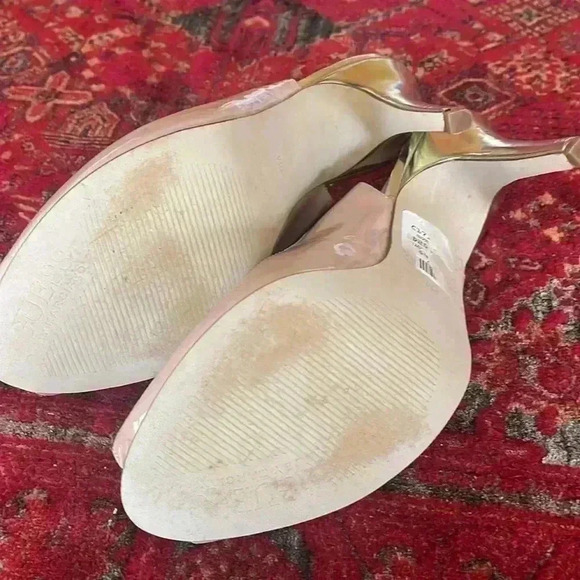 Guess women’s size 9 summer sandals. Gently worn. - Picture 7 of 8